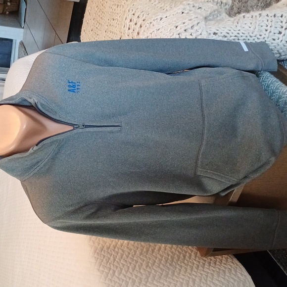 Abercrombie & Fitch A&F Active muscle half zip grey logo sweatshirt NWT XL - Picture 2 of 15
